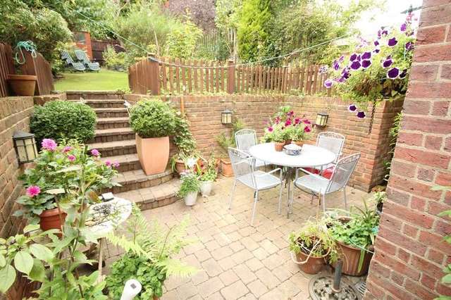  Image of 3 bedroom Semi-Detached house for sale in Leighton Buzzard Road Hemel Hempstead HP1 at Hemel Hempstead HERTS, HP1 1HP