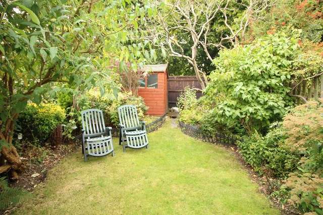  Image of 3 bedroom Semi-Detached house for sale in Leighton Buzzard Road Hemel Hempstead HP1 at Hemel Hempstead HERTS, HP1 1HP