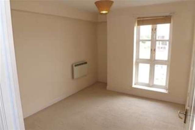  Image of 2 bedroom Flat to rent in Howard Road Chafford Hundred Grays RM16 at Grays, RM16 6DG