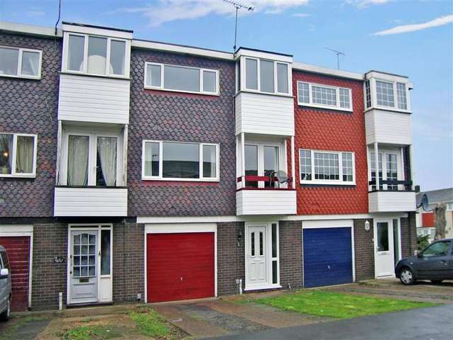  Image of 4 bedroom Terraced house for sale in Trindehay Laindon Basildon SS15 at Basildon Essex Basildon, SS15 5DL