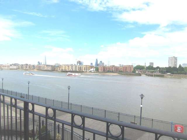  Image of 2 bedroom Apartment to rent in Princes Riverside Road London SE16 at Tudor Court Princess Riverside Road London, SE16 5RH