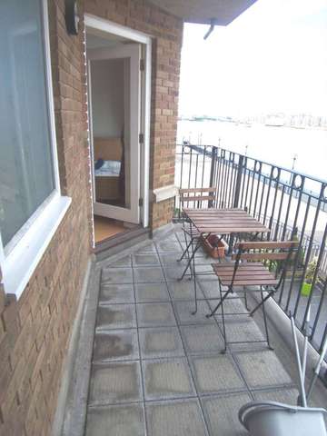  Image of 2 bedroom Apartment to rent in Princes Riverside Road London SE16 at Tudor Court Princess Riverside Road London, SE16 5RH