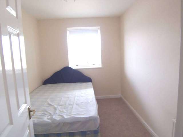  Image of 2 bedroom Apartment to rent in Princes Riverside Road London SE16 at Tudor Court Princess Riverside Road London, SE16 5RH