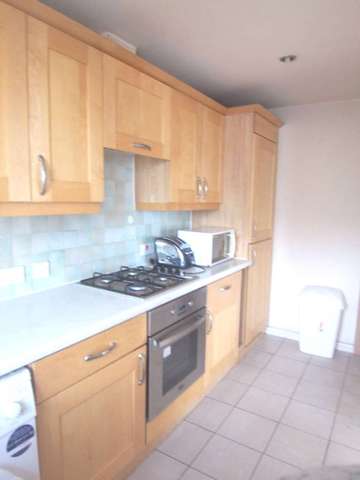  Image of 2 bedroom Apartment to rent in Princes Riverside Road London SE16 at Tudor Court Princess Riverside Road London, SE16 5RH