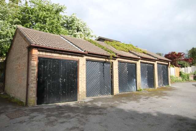  Image of 2 bedroom Detached house for sale in Tulyar Close Tadworth KT20 at Tulyar Close  Tadworth, KT20 5LA