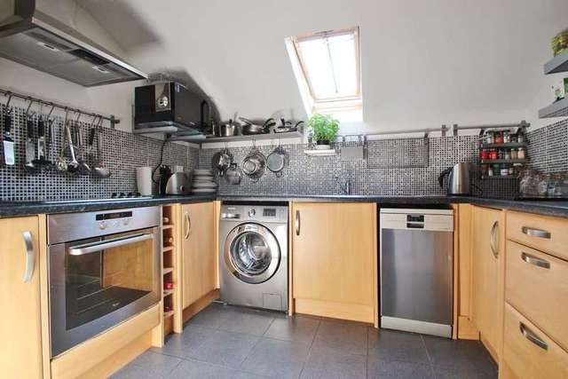  Image of 2 bedroom Flat for sale in Vintner Road Abingdon OX14 at Abingdon, OX14 3PF