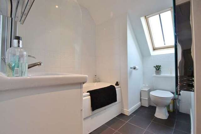  Image of 2 bedroom Flat for sale in Vintner Road Abingdon OX14 at Abingdon, OX14 3PF