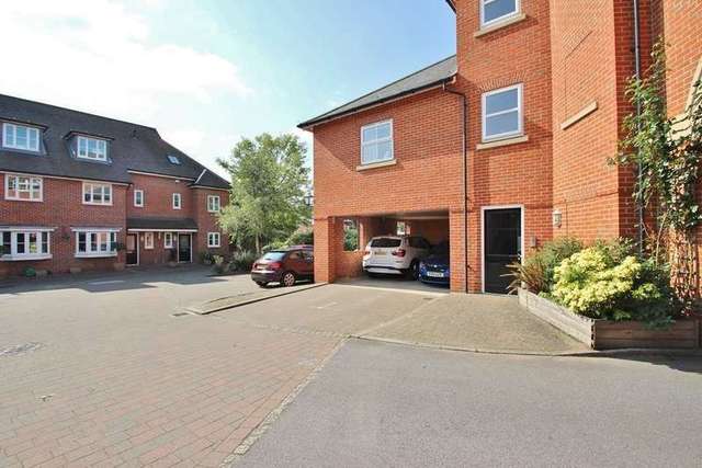  Image of 2 bedroom Flat for sale in Vintner Road Abingdon OX14 at Abingdon, OX14 3PF