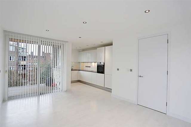  Image of 2 bedroom Flat to rent in Porlock Street London SE1 at London Bridge, SE1 3RY