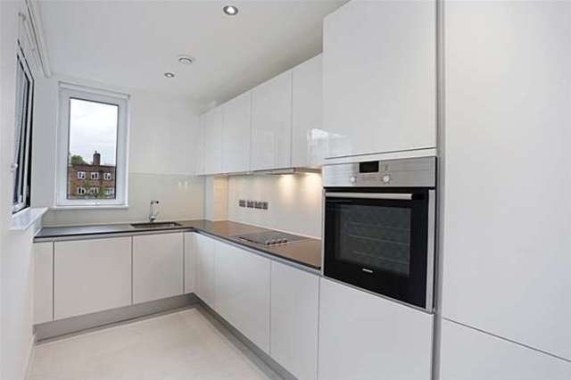  Image of 2 bedroom Flat to rent in Porlock Street London SE1 at London Bridge, SE1 3RY