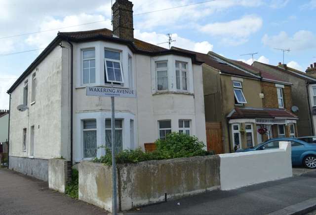  Image of 2 bedroom Flat to rent in Wakering Avenue Shoeburyness Southend-on-Sea SS3 at Shoeburyness Shoeburyness Southend On Sea, SS3 9BE