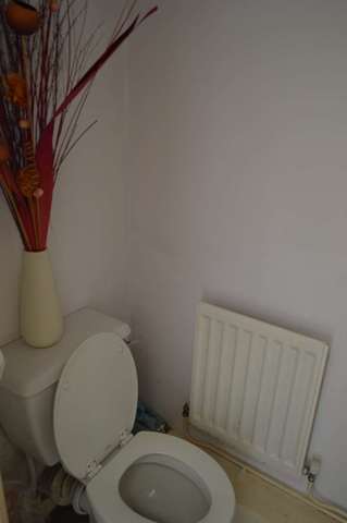 Image of 2 bedroom Flat to rent in Wakering Avenue Shoeburyness Southend-on-Sea SS3 at Shoeburyness Shoeburyness Southend On Sea, SS3 9BE