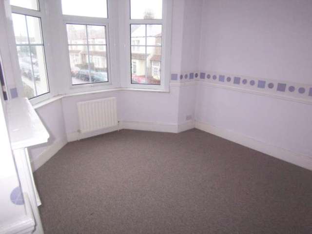  Image of 2 bedroom Flat to rent in Wakering Avenue Shoeburyness Southend-on-Sea SS3 at Shoeburyness Shoeburyness Southend On Sea, SS3 9BE