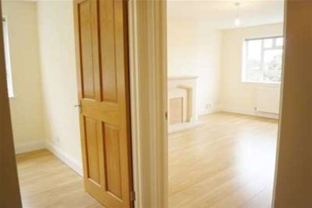  Image of 2 bedroom Flat to rent in Bridge Street Walton-on-Thames KT12 at Walton-on-Thames, KT12 1AN