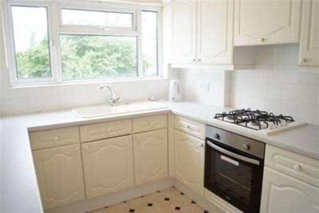  Image of 2 bedroom Flat to rent in Bridge Street Walton-on-Thames KT12 at Walton-on-Thames, KT12 1AN
