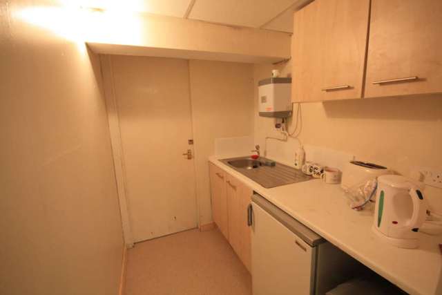  Image of Detached house to rent in Warwick Street Prestwich Manchester M25 at Warwick St  Manchester, M25 3HN