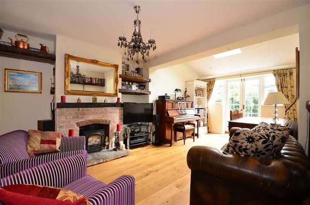  Image of 3 bedroom Terraced house for sale in Washington Street Chichester PO19 at Chichester West Sussex Chichester, PO19 3BN