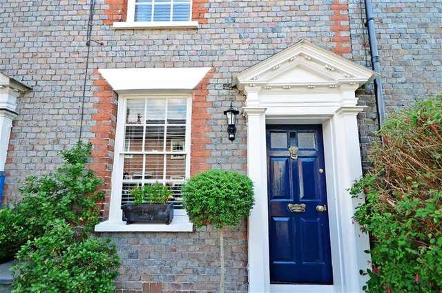  Image of 3 bedroom Terraced house for sale in Washington Street Chichester PO19 at Chichester West Sussex Chichester, PO19 3BN