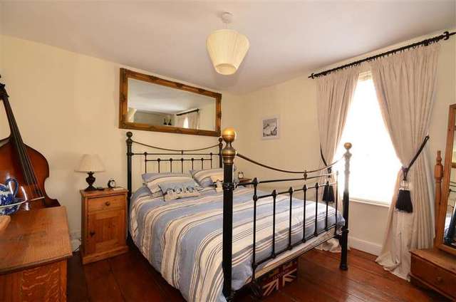  Image of 3 bedroom Terraced house for sale in Washington Street Chichester PO19 at Chichester West Sussex Chichester, PO19 3BN