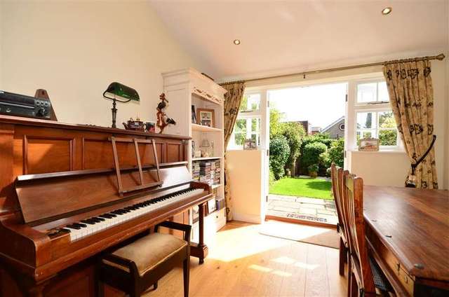  Image of 3 bedroom Terraced house for sale in Washington Street Chichester PO19 at Chichester West Sussex Chichester, PO19 3BN