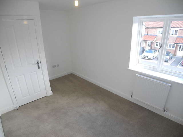  Image of 2 bedroom Terraced house to rent in Waterside Drive Ditchingham Bungay NR35 at Ditchingham Bungay Suffolk, NR35 2SH