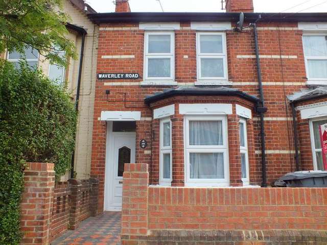  Image of 1 bedroom Detached house to rent in Waverley Road Reading RG30 at Reading Berkshire Tilehurst, RG30 2QH