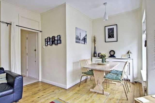  Image of 1 bedroom Flat to rent in Wellington Gardens London SE7 at Wellington Gardens  Charlton, SE7 7PH