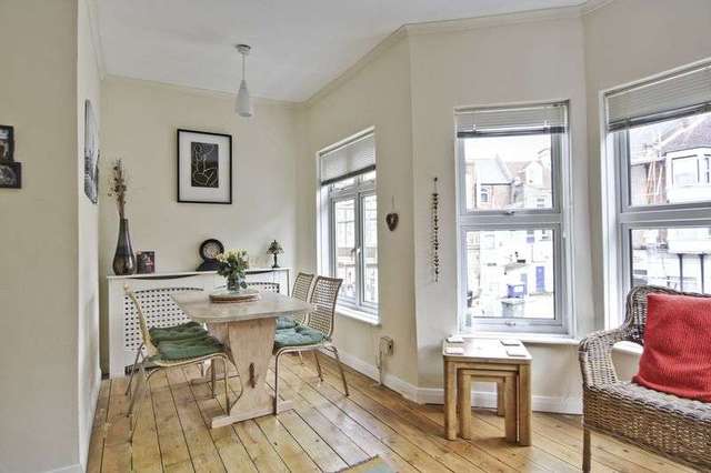  Image of 1 bedroom Flat to rent in Wellington Gardens London SE7 at Wellington Gardens  Charlton, SE7 7PH