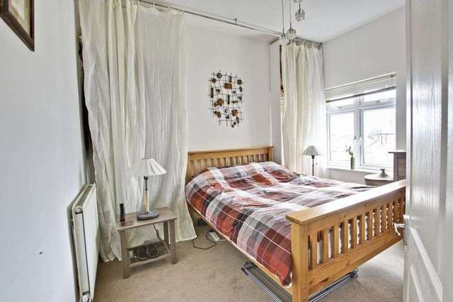  Image of 1 bedroom Flat to rent in Wellington Gardens London SE7 at Wellington Gardens  Charlton, SE7 7PH