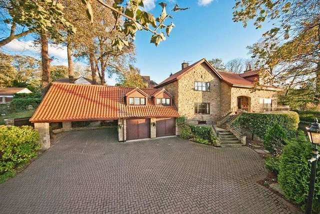  Image of 6 bedroom Detached house for sale in Wentbridge Pontefract WF8 at Wentbridge Pontefract, WF8 3JP