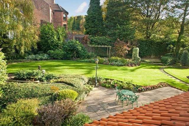  Image of 6 bedroom Detached house for sale in Wentbridge Pontefract WF8 at Wentbridge Pontefract, WF8 3JP