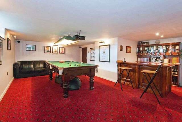  Image of 6 bedroom Detached house for sale in Wentbridge Pontefract WF8 at Wentbridge Pontefract, WF8 3JP