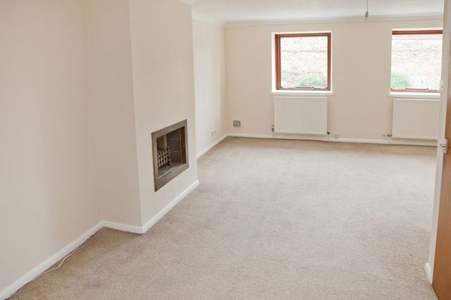  Image of 3 bedroom Terraced house to rent in West Bight Lincoln LN1 at West Bight  Lincoln, LN1 3BE