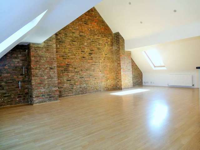  Image of 2 bedroom Maisonette for sale in West Drive Brighton BN2 at Brighton Kemp Town, BN2 0QU