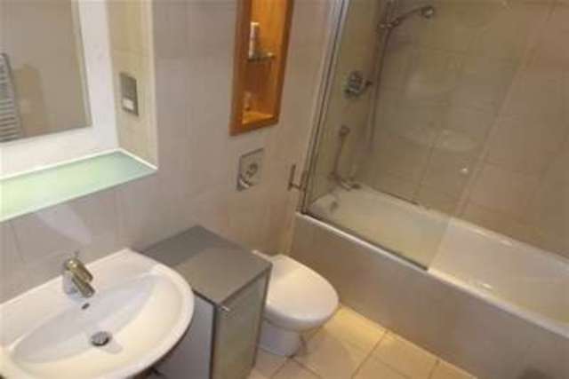  Image of 2 bedroom Flat to rent in Fitzwilliam Street Sheffield S1 at Sheffield, S1 4JQ