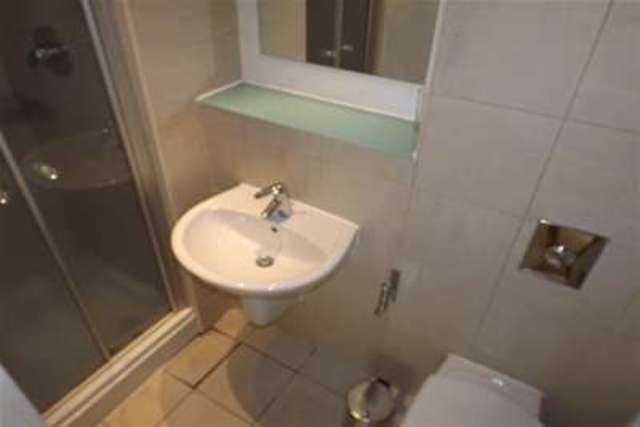  Image of 2 bedroom Flat to rent in Fitzwilliam Street Sheffield S1 at Sheffield, S1 4JQ