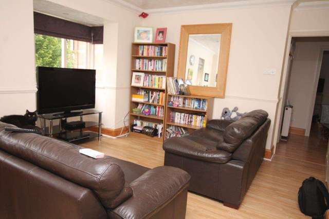  Image of 2 bedroom Flat to rent in West Street Erith DA8 at West Street  Erith, DA8 1AW