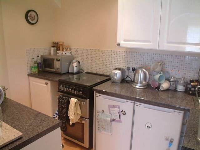  Image of 2 bedroom Flat to rent in Whitworth Crescent Southampton SO18 at 82 Whitworth Crescent Bitterne Park Southampton, SO18 1GA