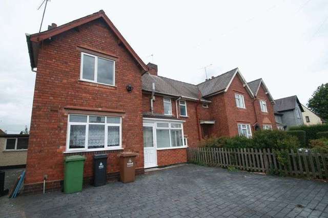  Image of 3 bedroom Semi-Detached house to rent in Willenhall Street Darlaston Wednesbury WS10 at Willenhall Street  Wednesbury, WS10 8HW