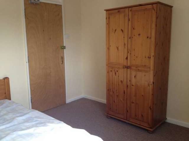  Image of 1 bedroom Detached house to rent in Wisden Road Stevenage SG1 at Stevenage  Stevenage, SG1 5JJ
