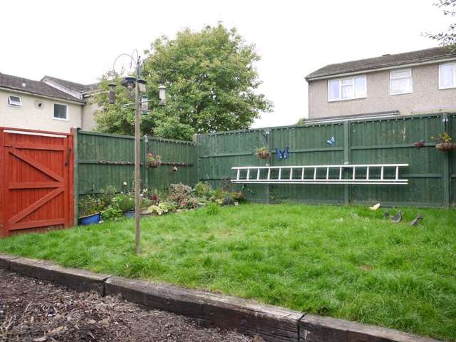  Image of 3 bedroom End of Terrace for sale in Wroxham Bracknell RG12 at Wroxham  Bracknell, RG12 8QR