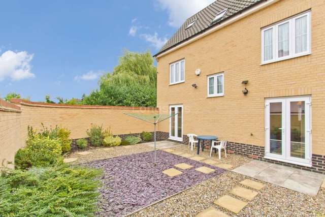  Image of 5 bedroom Detached house for sale in York Close Carbrooke Thetford IP25 at York Close Carbrooke Thetford, IP25 6GT