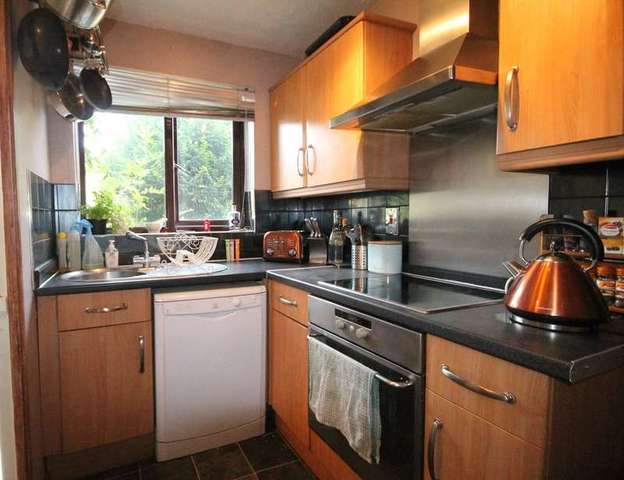  Image of 2 bedroom Semi-Detached house to rent in York Rise Orpington BR6 at Orpington Kent Orpington, BR6 8PR