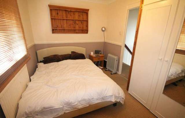  Image of 2 bedroom Semi-Detached house to rent in York Rise Orpington BR6 at Orpington Kent Orpington, BR6 8PR