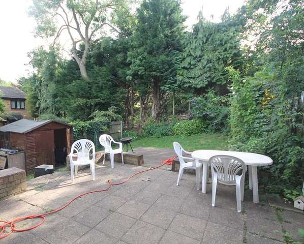  Image of 2 bedroom Semi-Detached house to rent in York Rise Orpington BR6 at Orpington Kent Orpington, BR6 8PR