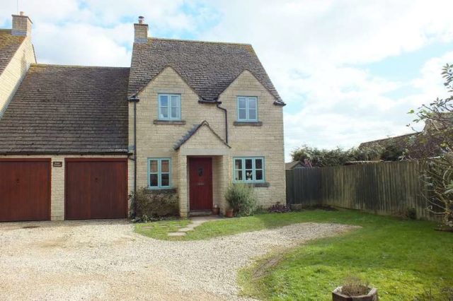 4 bedroom Semi Detached house for sale Coates, Cirencester, Gloucestershire