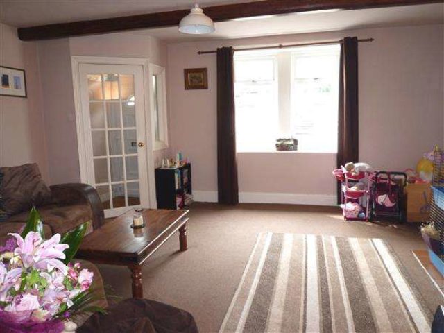 2 Bedroom Cottage For Sale In Manchester Road Linthwaite