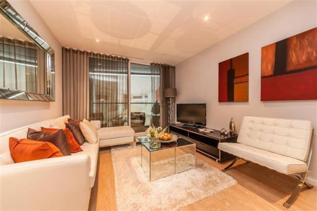  Image of 3 bedroom Flat to rent in South Quay Square London E14 at South Quay Square, Discovery Dock, E14
