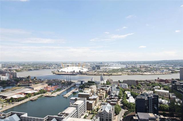  Image of 3 bedroom Flat to rent in South Quay Square London E14 at South Quay Square, Discovery Dock, E14