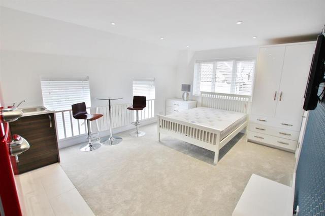  Image of Studio flat to rent in Ashley Road Boscombe Bournemouth BH1 at Ashley Road, Springbourne, Bournemouth
